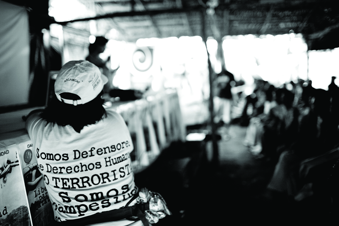 La defensa de los derechos humanos, una actividad de alto riesgo en Colombia: Interceptaciones ilegales de comunicaciones